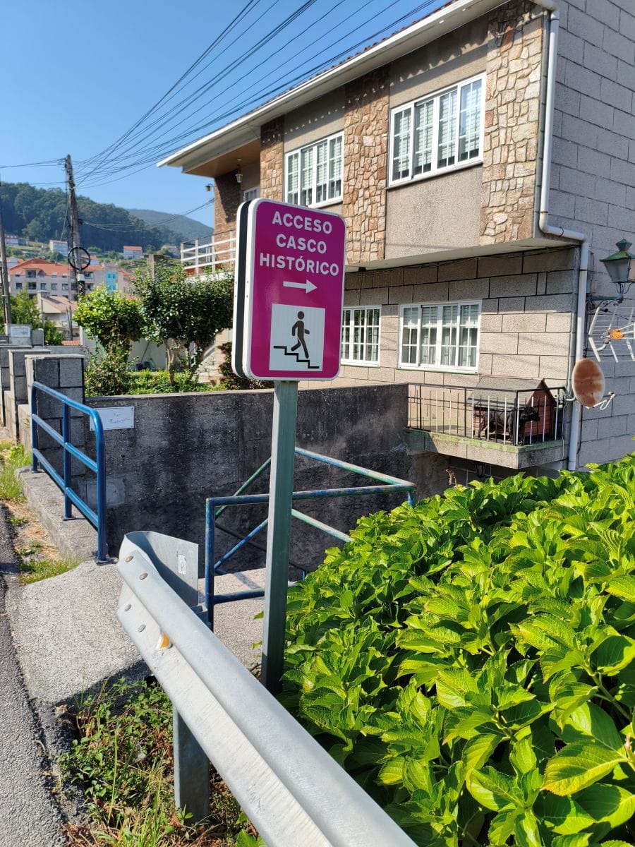 ¿Buscas inspiración artesanal?  Visita Combarro… un lugar mágico 2 Acceso a Combarro