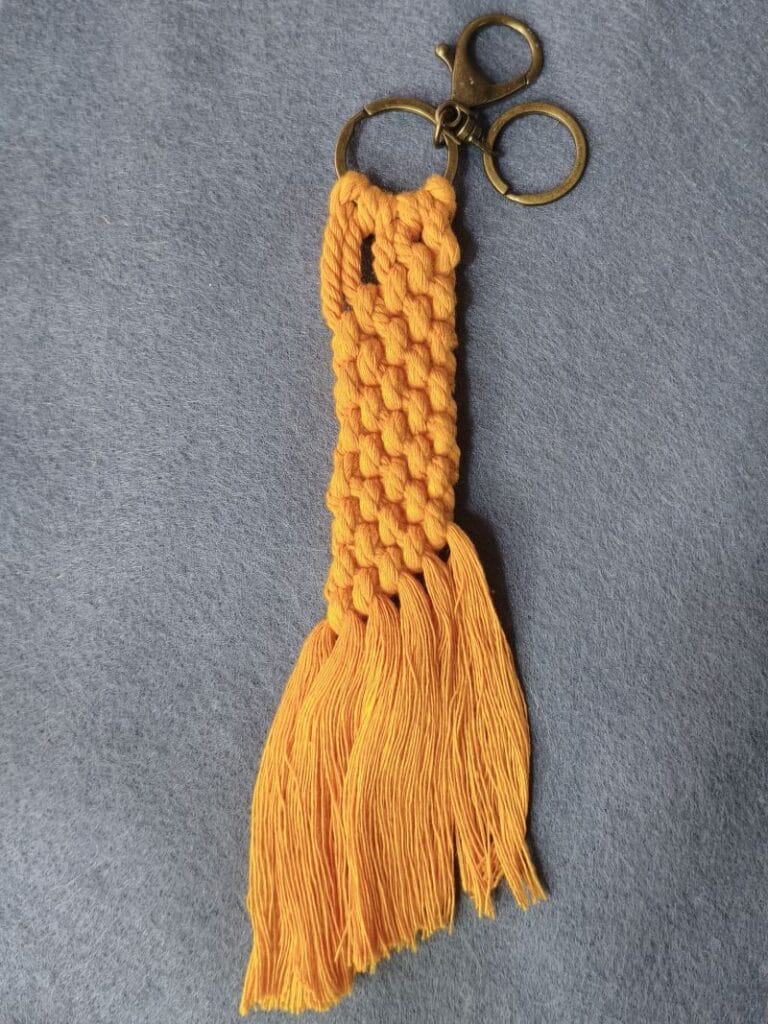 Llavero en macramé