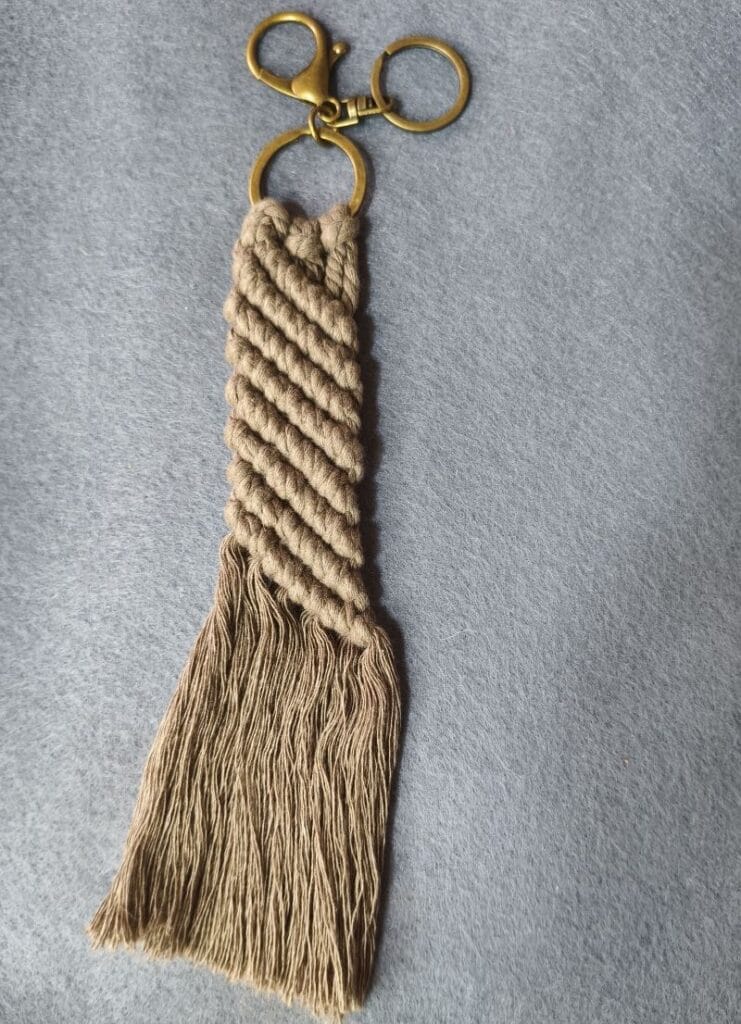 Llavero en macramé