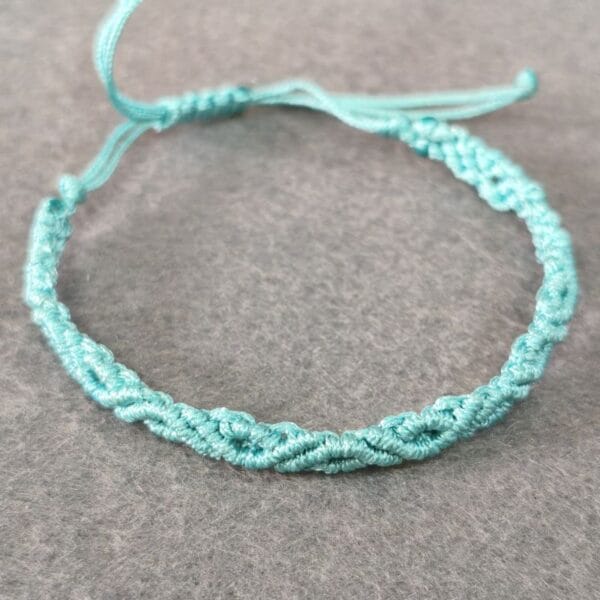 Pulsera de hilo encerado