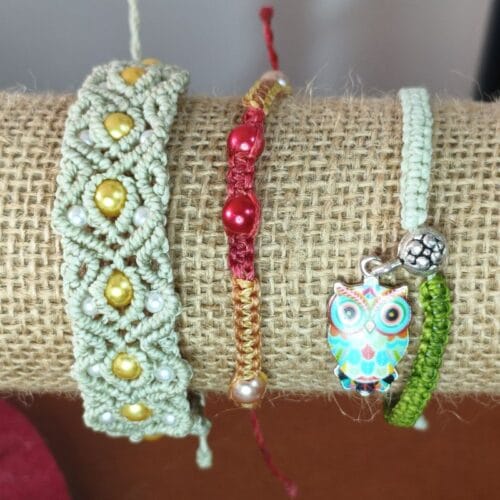 Pulseras de hilo encerado