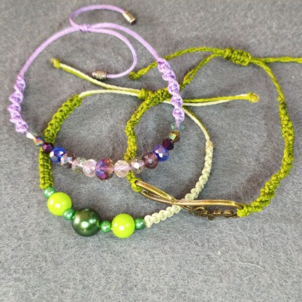 Pulsera de hilo encerado