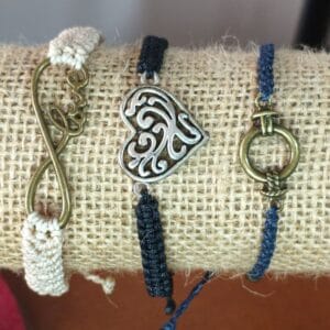 Pulseras de hilo encerado