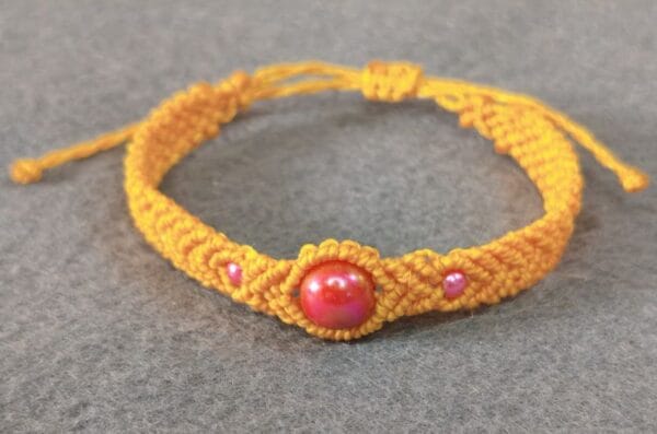 Pulsera de hilo encerado