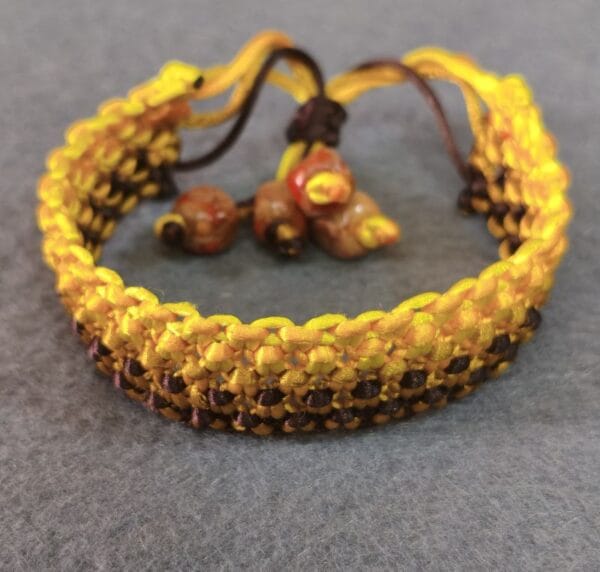 Pulsera de hilo encerado