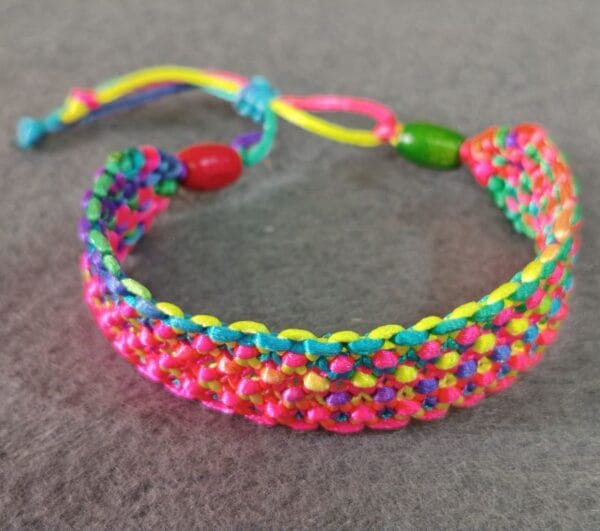 Pulsera de hilo encerado