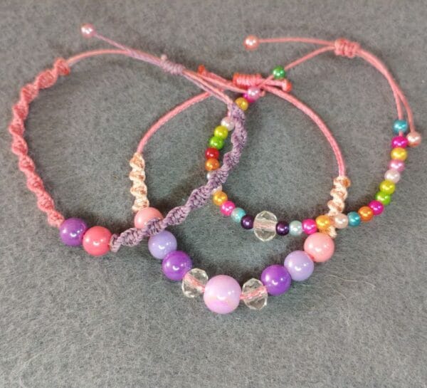 Pulseras de hilo encerado