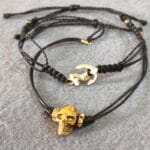 Pulseras de cuero y de hilo