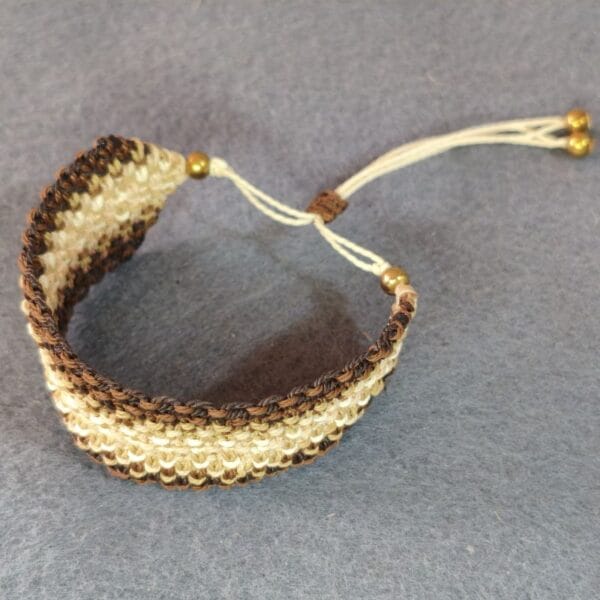 Pulsera de hilo encerado ancha