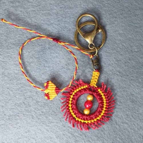 Llaveros en hilo encerado