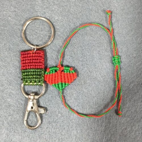 Llaveros en hilo encerado