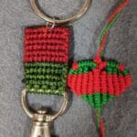 Llaveros en hilo encerado