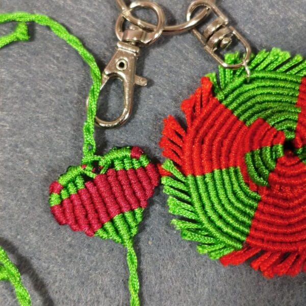 Llavero en hilo encerado